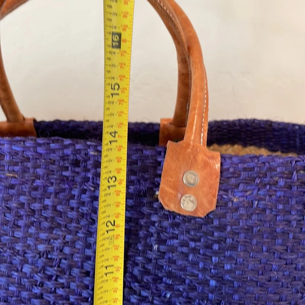 Fun casual purple, straw tote. - Picture 6 of 7